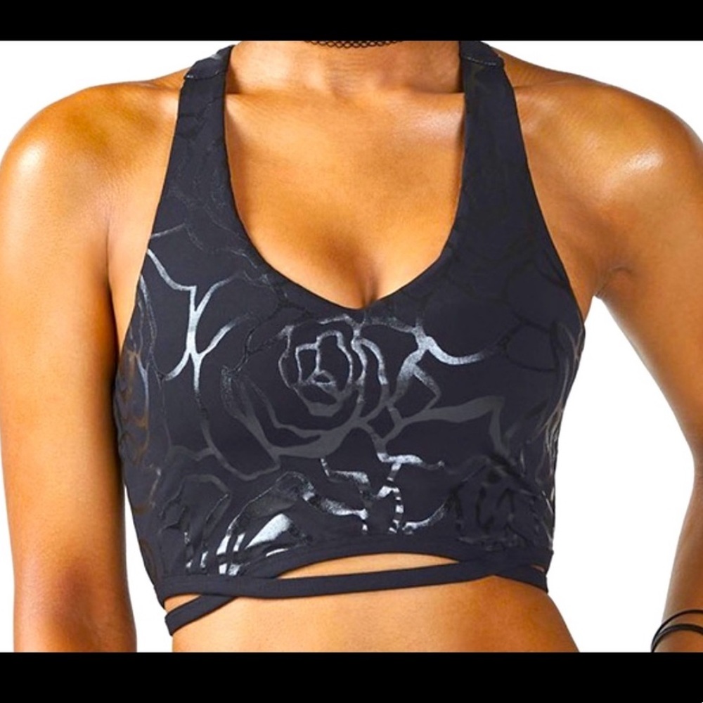 Black sports bra